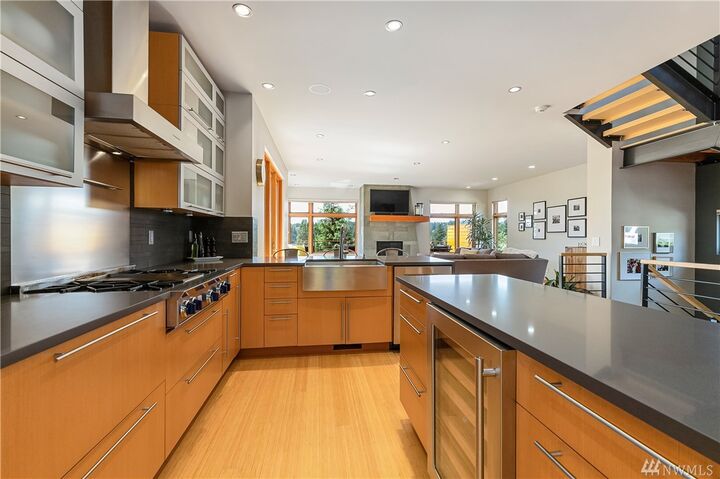 Property Photo: 3015 Huntington St WA 98226
