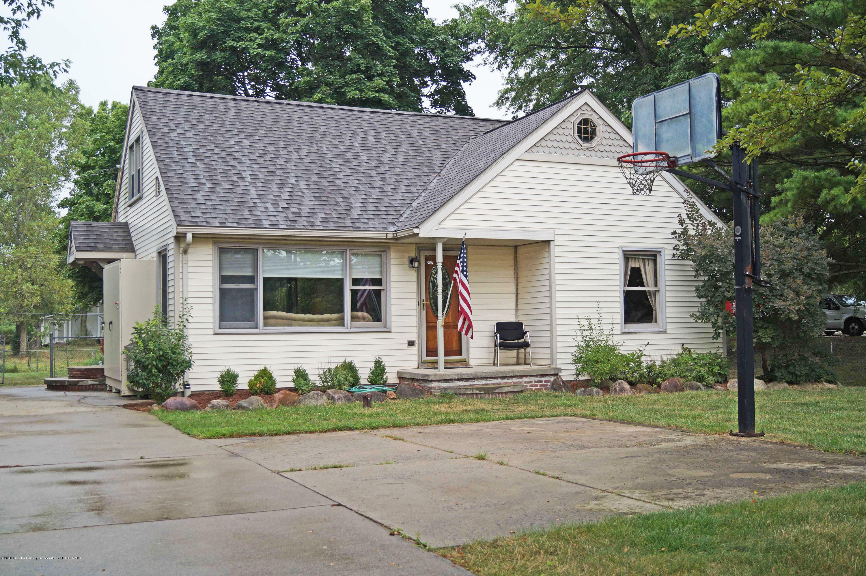 Property Photo:  6264 McCue Road  MI 48842 