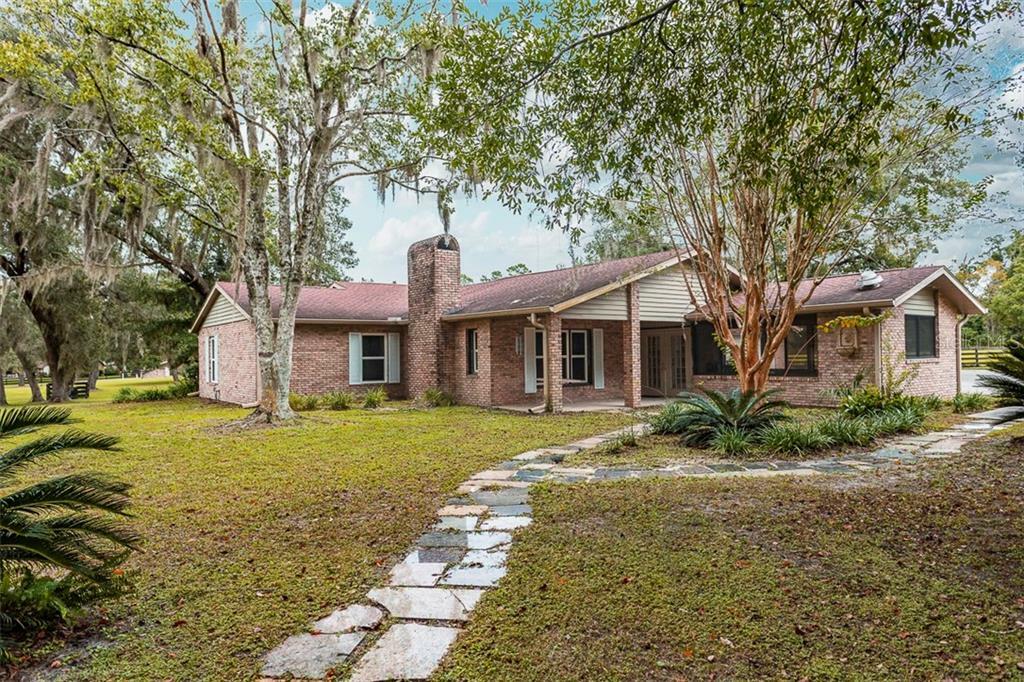 Property Photo:  1444 Manor Way  FL 32720 