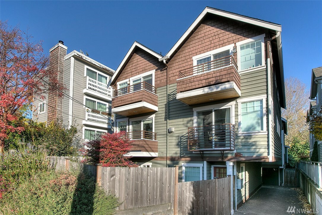 Property Photo:  1022 Taylor Ave N B  WA 98109 