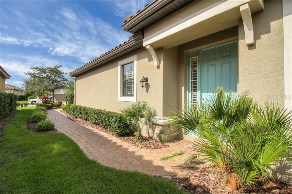 Property Photo:  5019 Serata Drive  FL 34211 