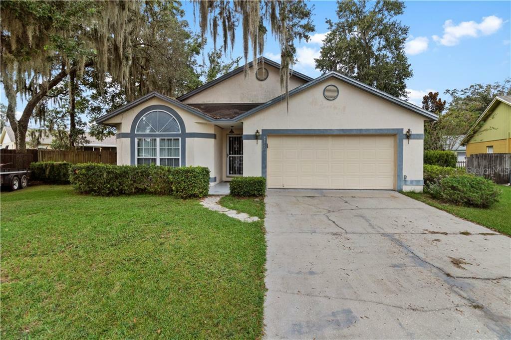 Property Photo:  3910 Creek Woods Drive  FL 33563 