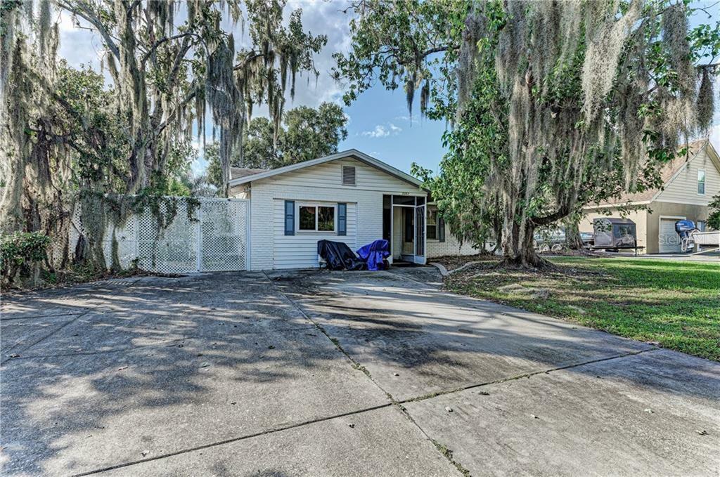 Property Photo:  1057 Willis Avenue  FL 34232 