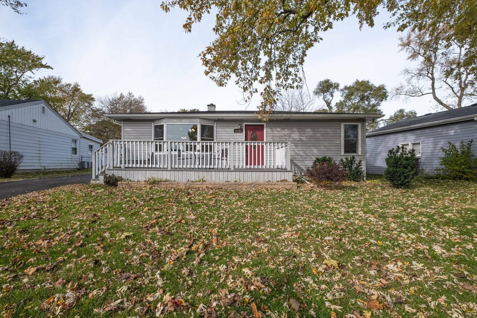 Property Photo:  16828 Elm Lane Drive  IL 60477 