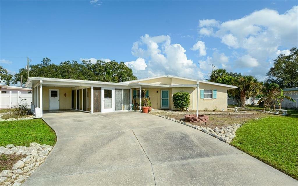 Property Photo:  5723 24th Street Court W  FL 34207 