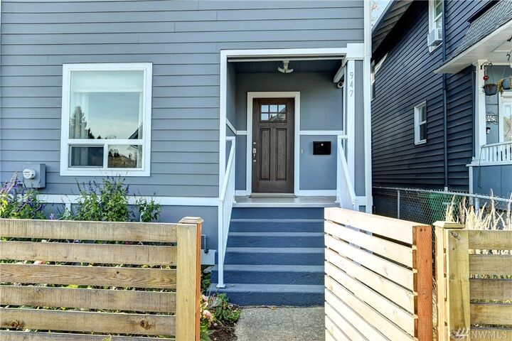Property Photo:  947  23rd Avenue  WA 98122 