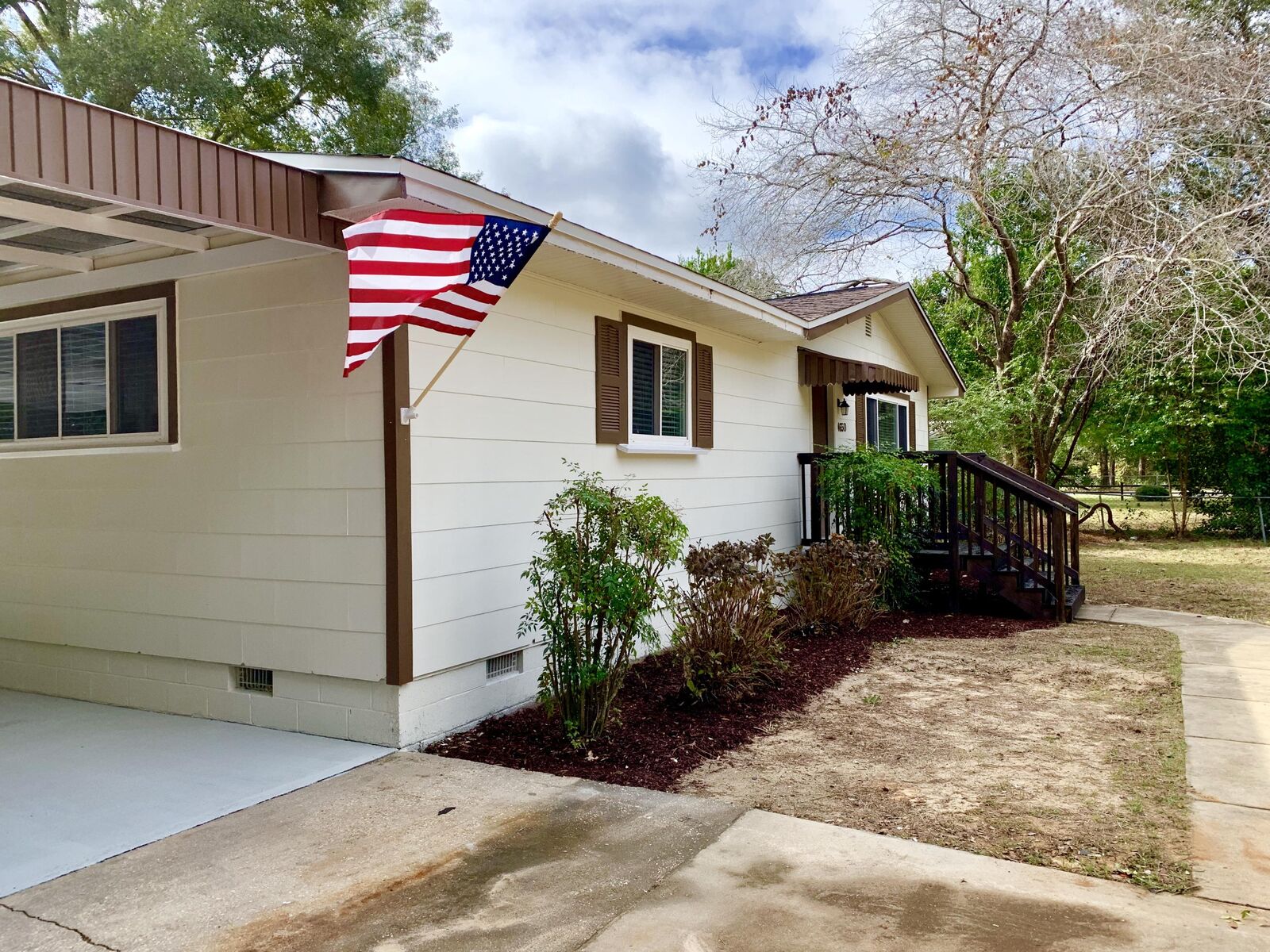 Property Photo:  4650 Range Road  FL 32578 