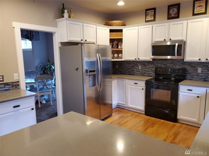 Property Photo:  303 365th St S  WA 98580 