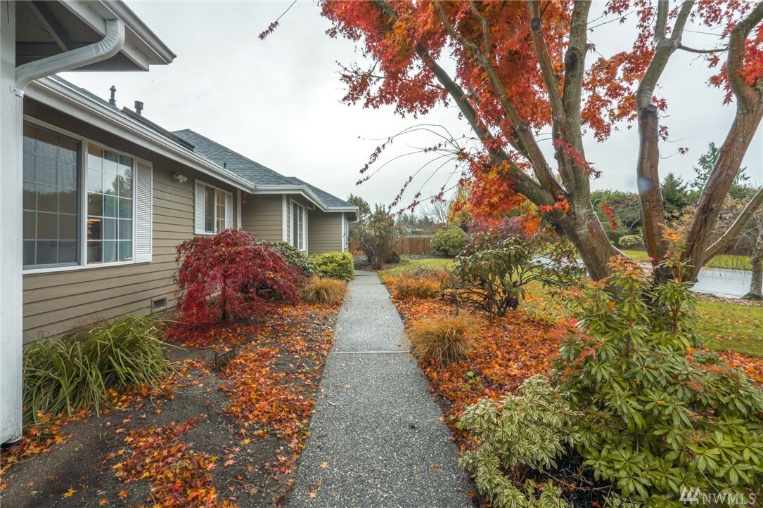 Property Photo:  12025 Bayhill Dr  WA 98233 