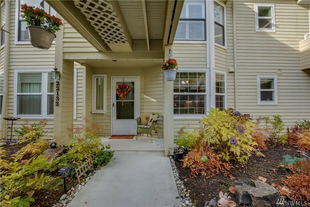 Property Photo: 22132 SE 40th Lane 1118 WA 98029