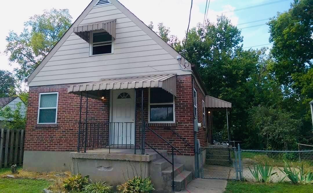 Property Photo: 633 Elm Ln OH 45215