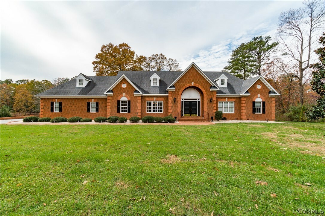 Property Photo: 10253 Malabar Circle VA 23116