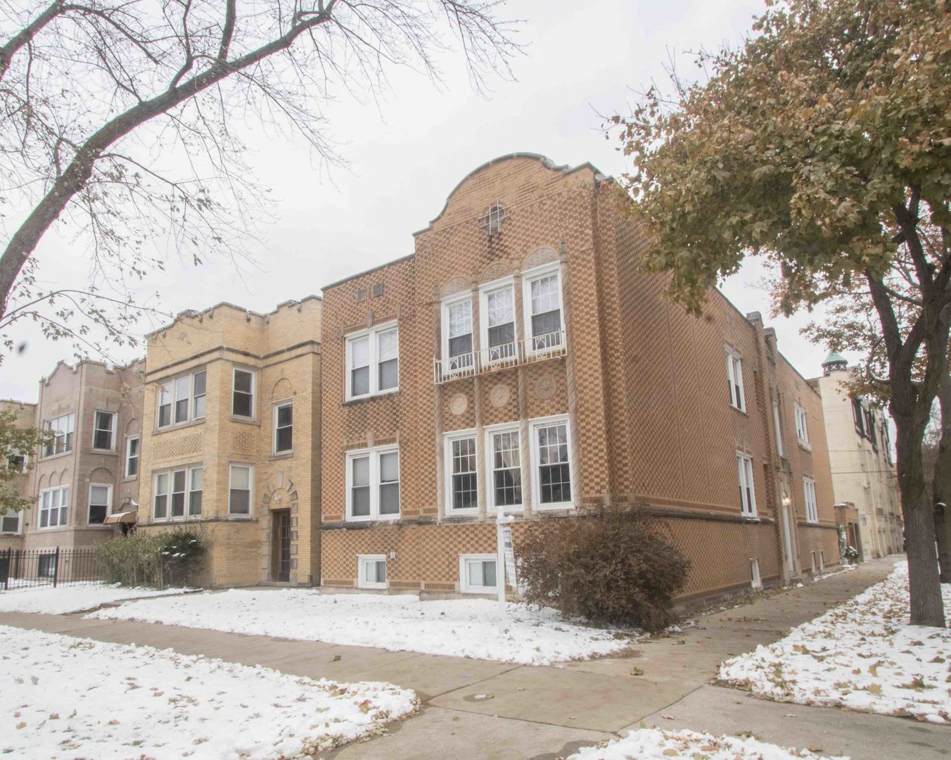 Property Photo:  3424 West Hollywood Avenue  IL 60659 
