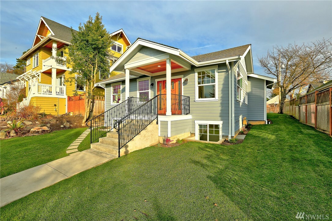 Property Photo: 4022 41st Ave SW WA 98116