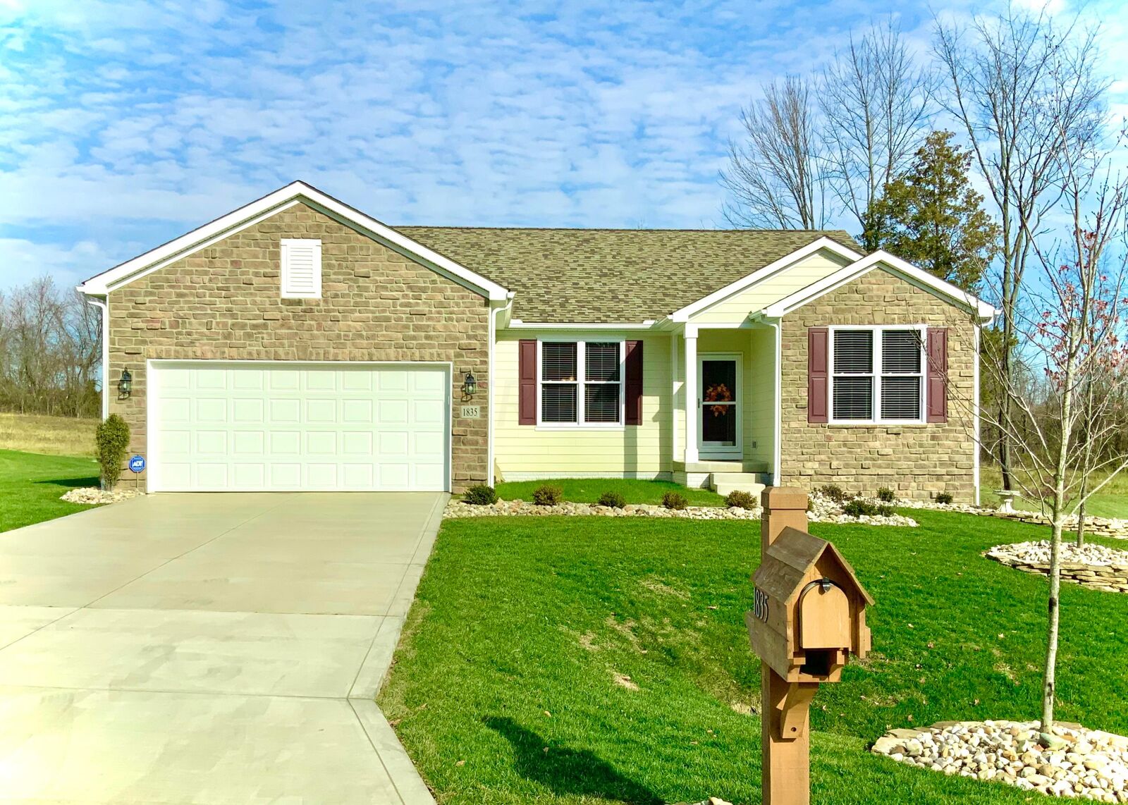 Property Photo:  1835 Bent Creek Drive  OH 43130 