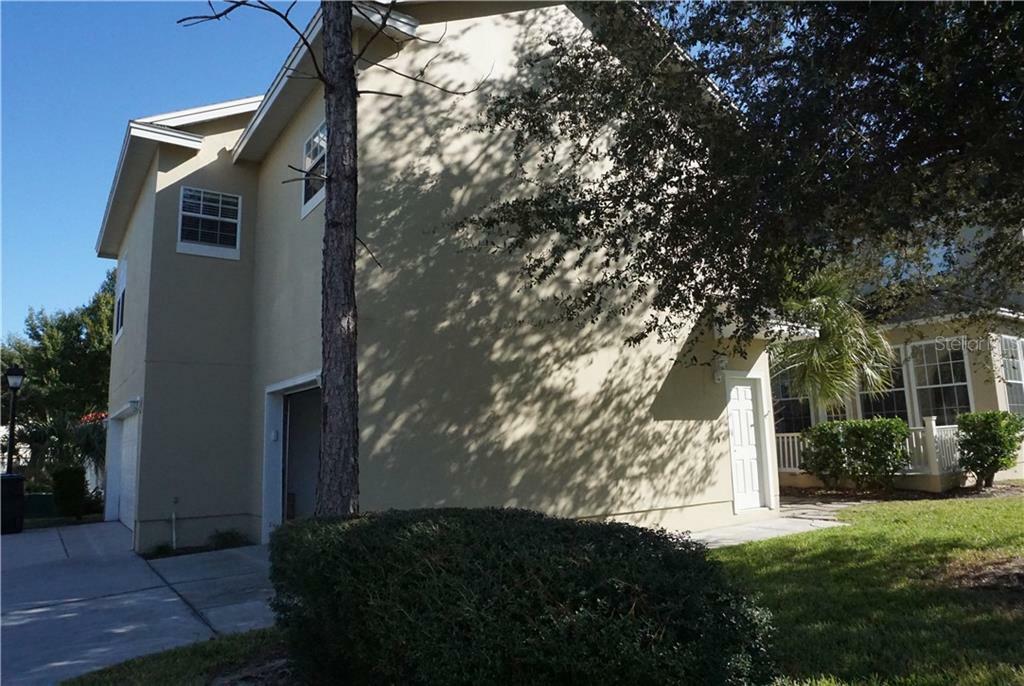 Property Photo:  823 Oak Shadows Road B  FL 34747 