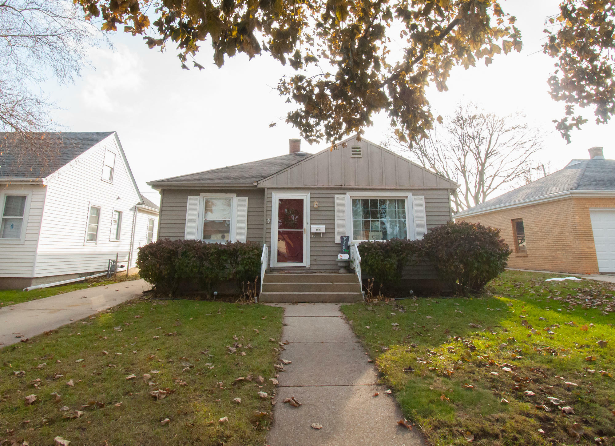 Property Photo:  2911 Webster St  WI 53403 