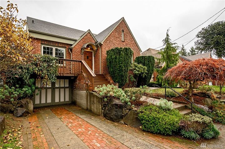 9012  5th Avenue NE  Seattle WA 98115 photo