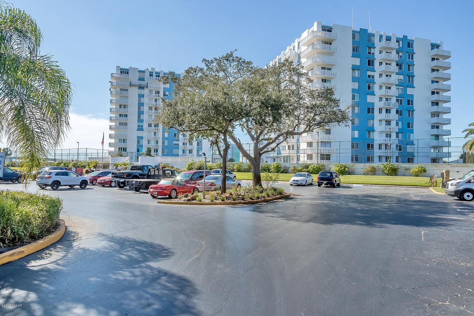 Property Photo: 935 N Halifax Avenue FL 32118