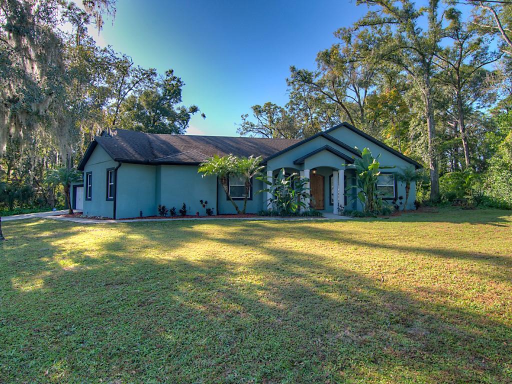 Property Photo: 922 Franklin Street FL 32701
