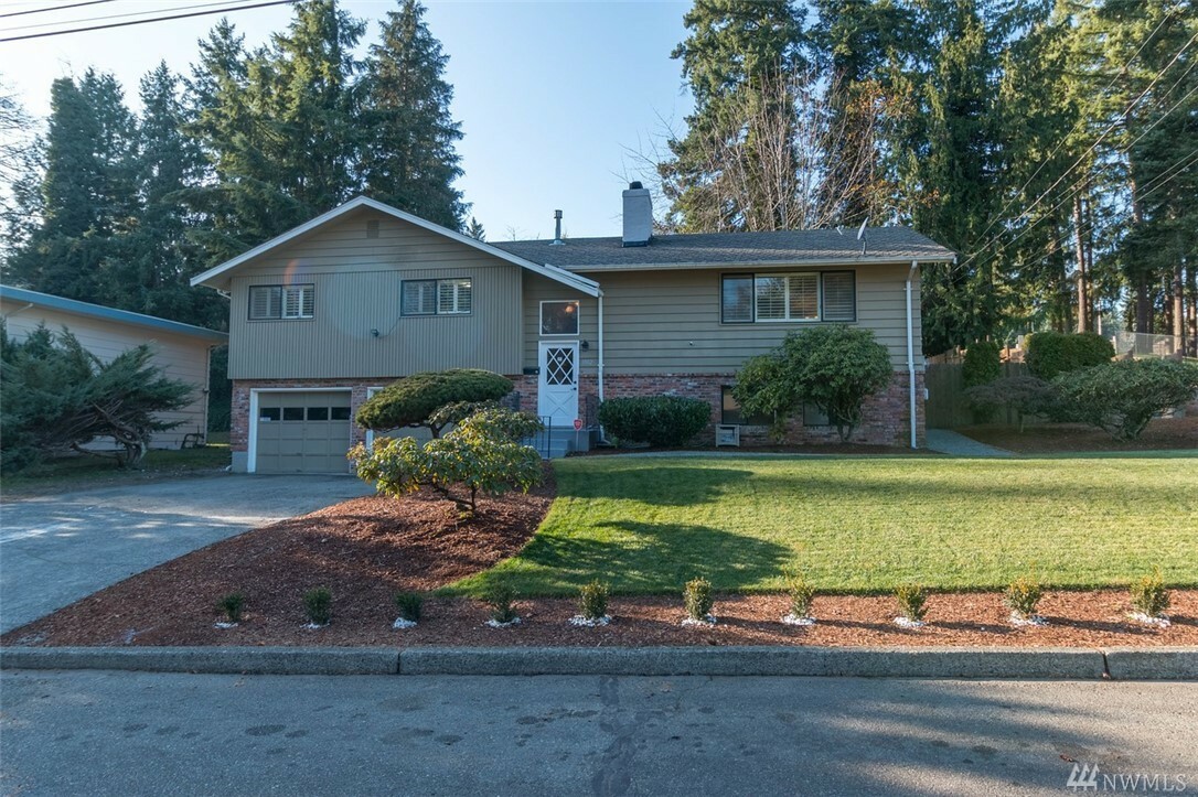 Property Photo:  1002 Paradise Lane  WA 98466 