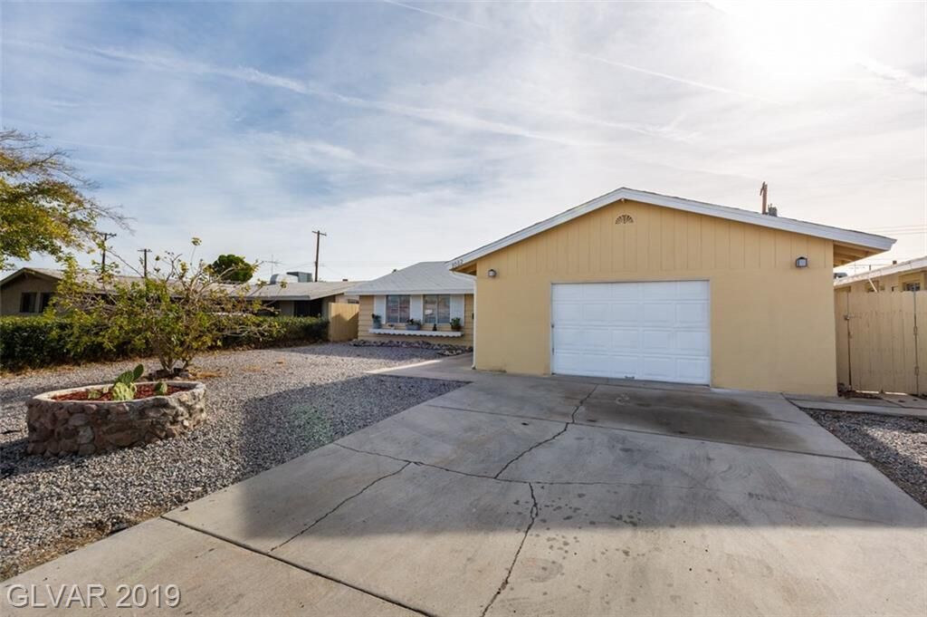 Property Photo:  3062 East St Louis Avenue  NV 89104 