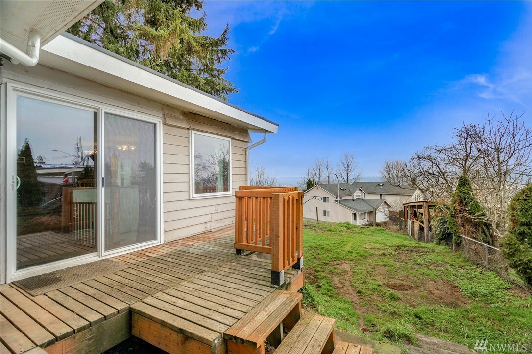 Property Photo: 679 Camas Ave NE WA 98056