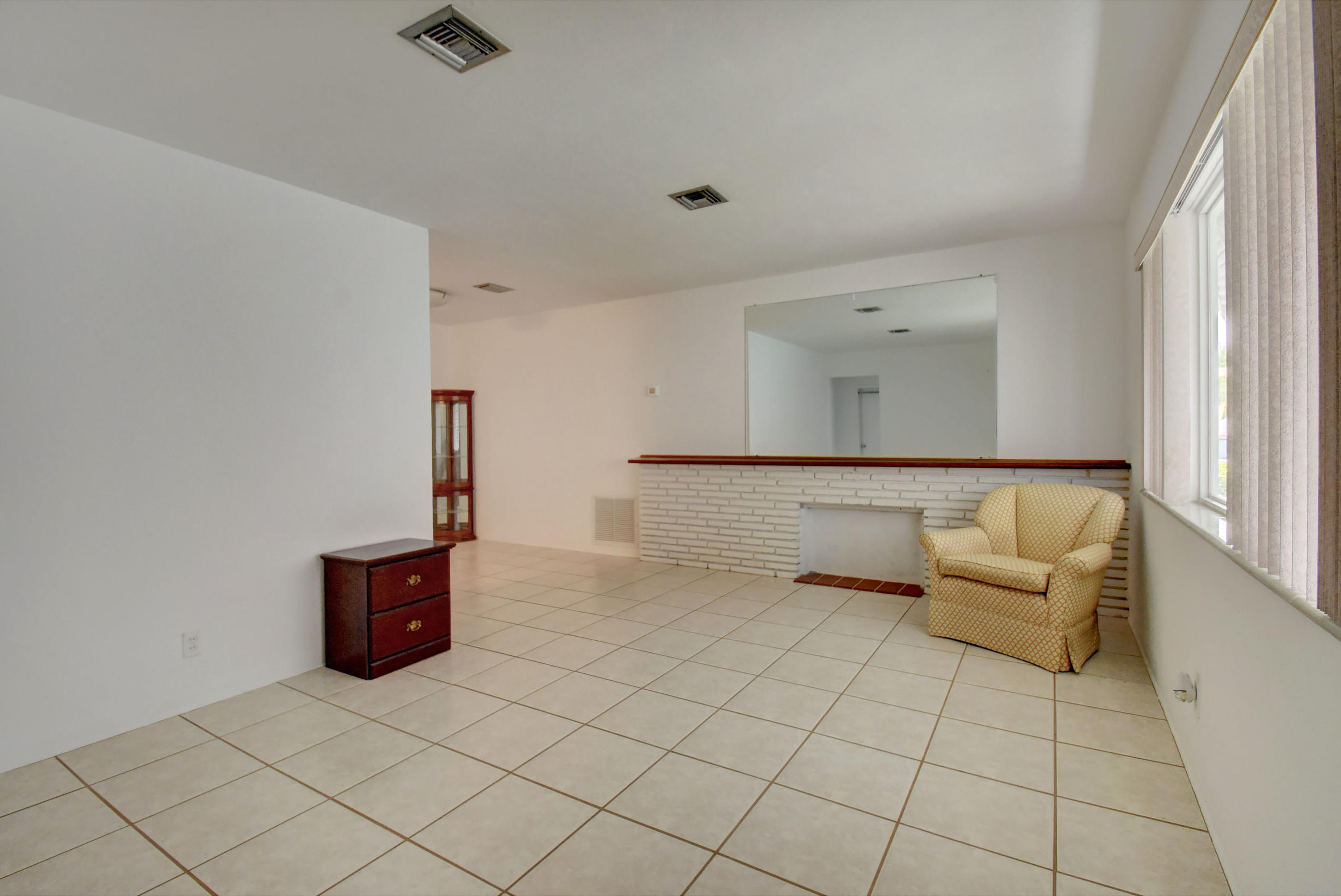 Property Photo: 5409 Mesa Trail FL 33405
