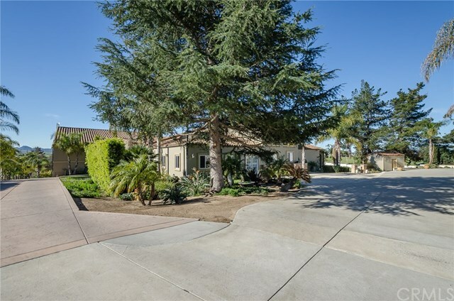 Property Photo:  1956 Cambridge Way  CA 93454 