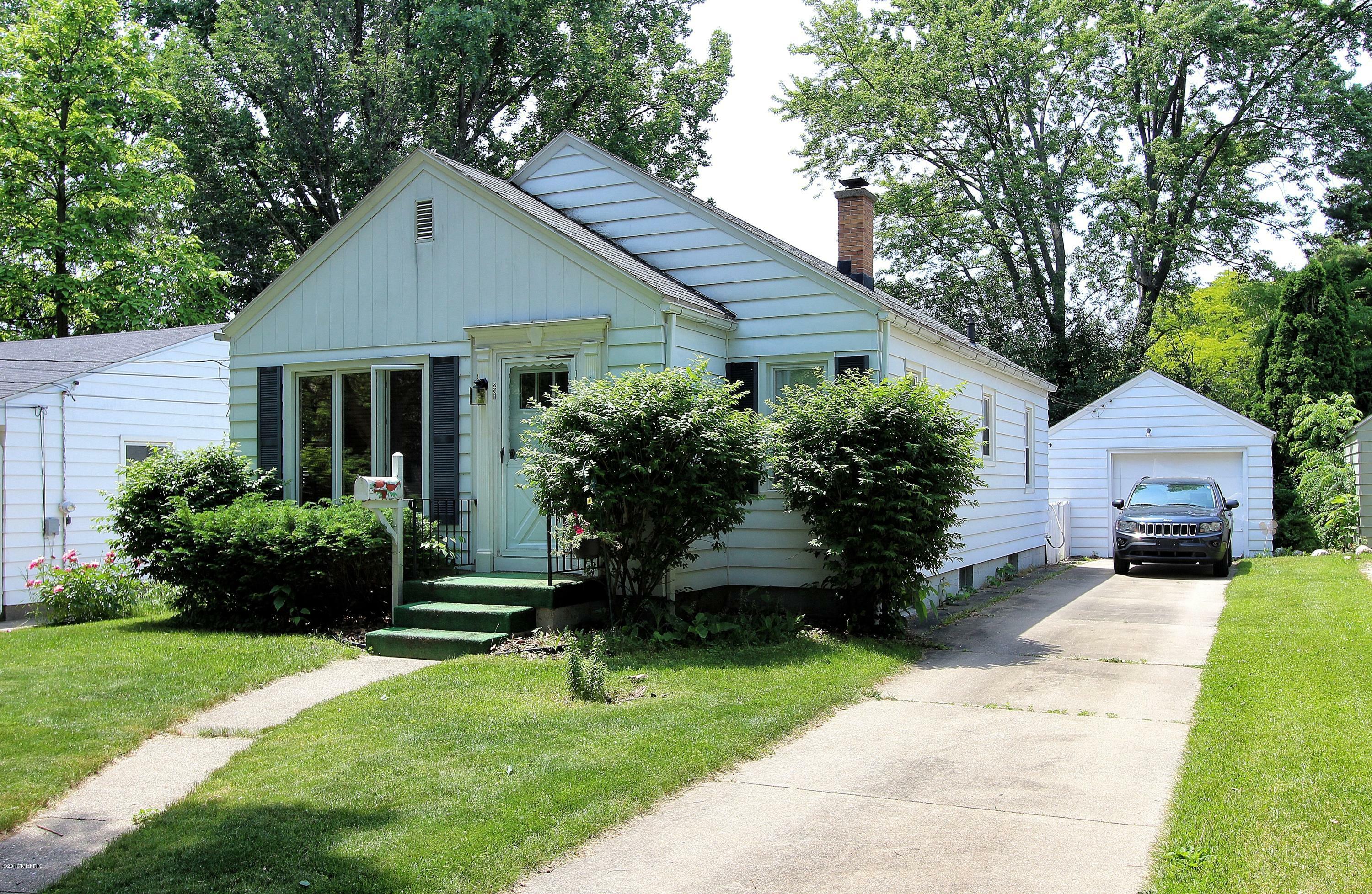 Property Photo:  231 Woodside Drive NE  MI 49503 