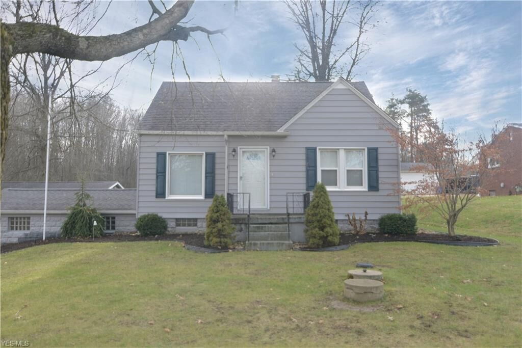 Property Photo: 1762 Salt Springs Road OH 44440