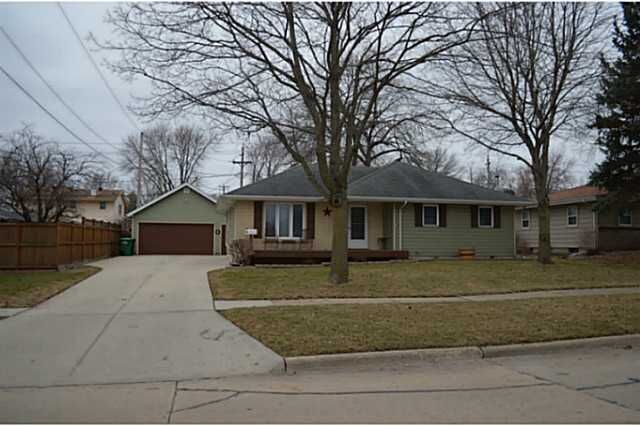 Property Photo:  613 SE 9th Street  IA 50021 