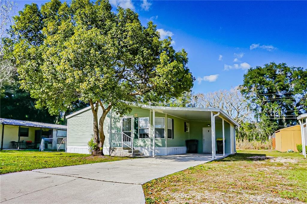 Property Photo:  402 Oak Ridge E  FL 33801 