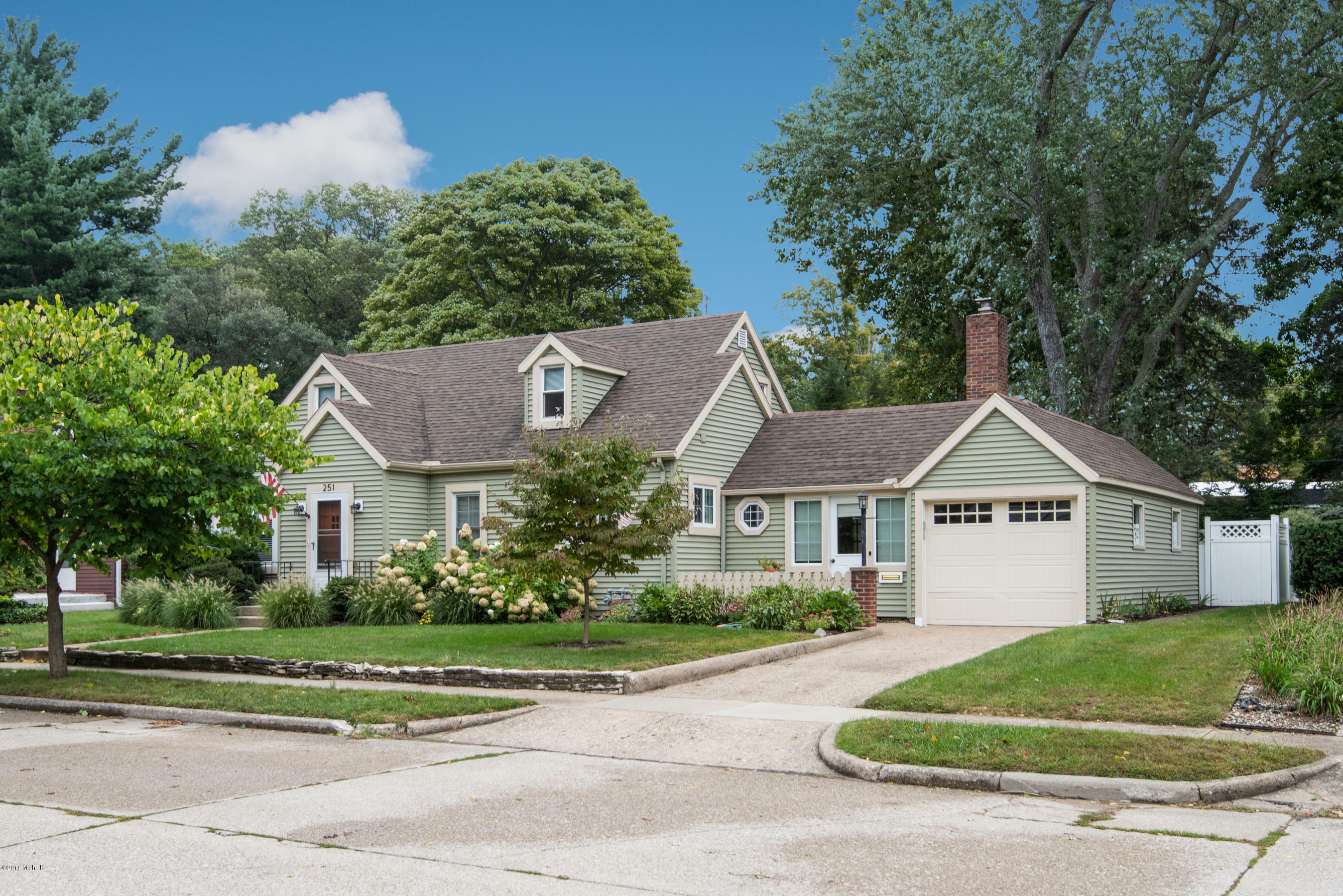 Property Photo: 251 Cherry Court MI 49090