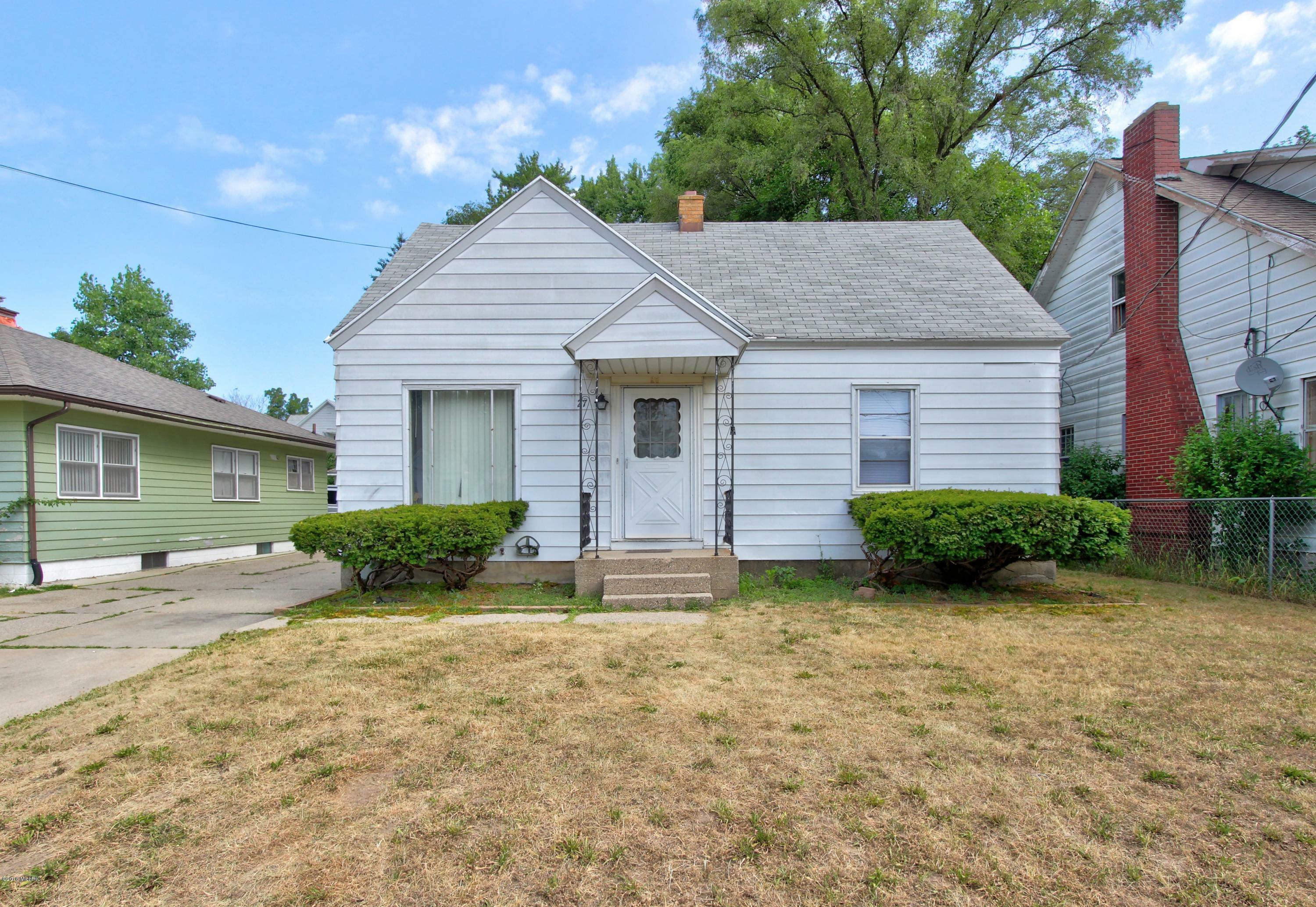 Property Photo:  27 Blackburn Street SW  MI 49548 