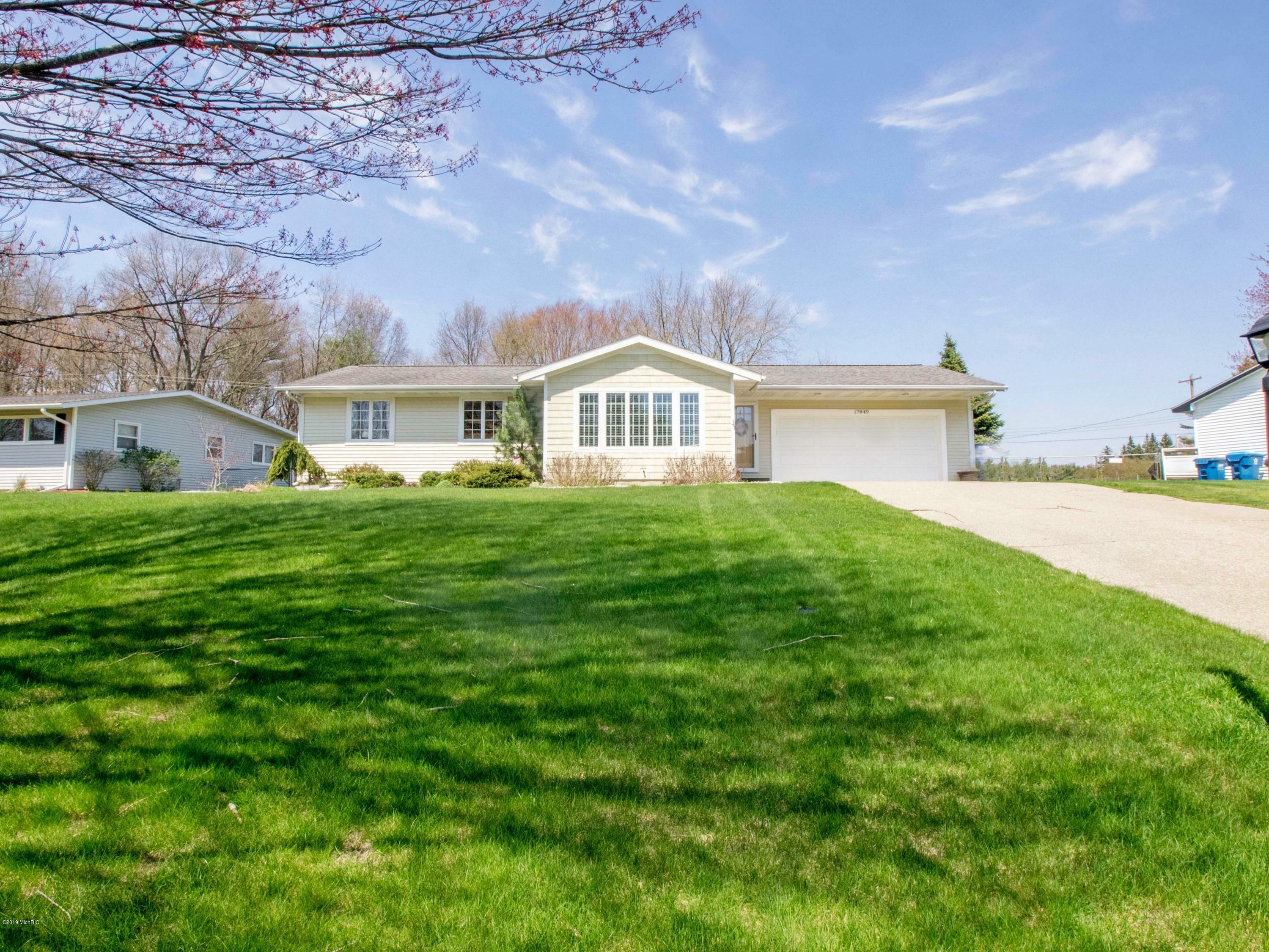 Property Photo:  17849 Mohawk Drive  MI 49456 