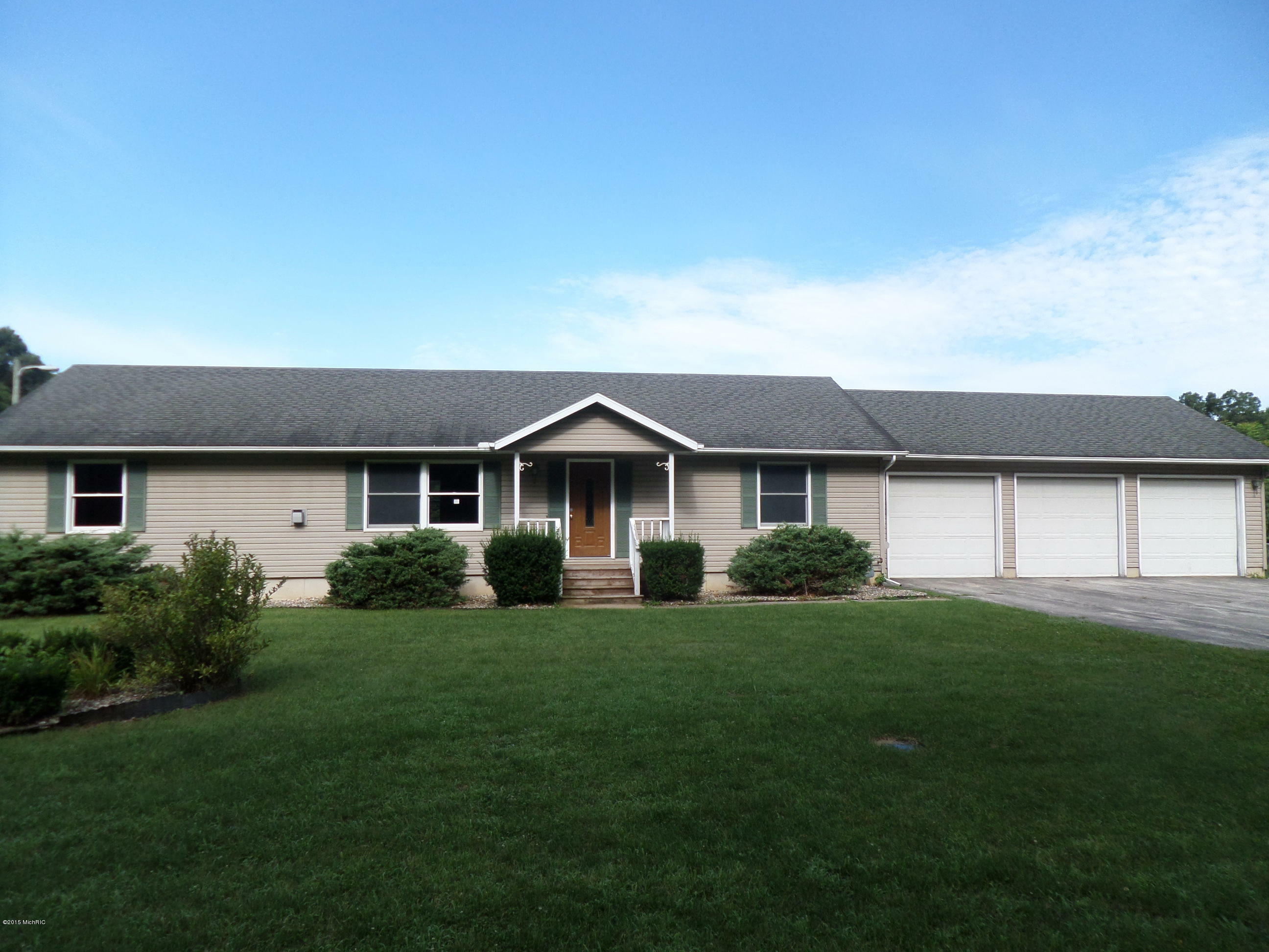 Property Photo:  1128 Carberry  MI 49120 