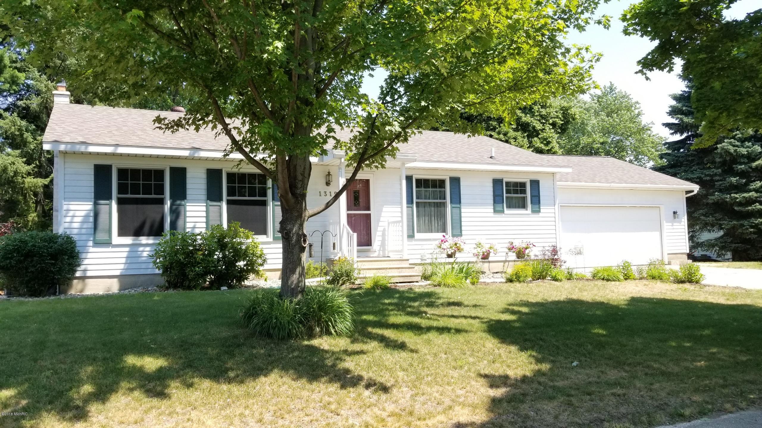 Property Photo: 1319 Oakes Avenue MI 49417