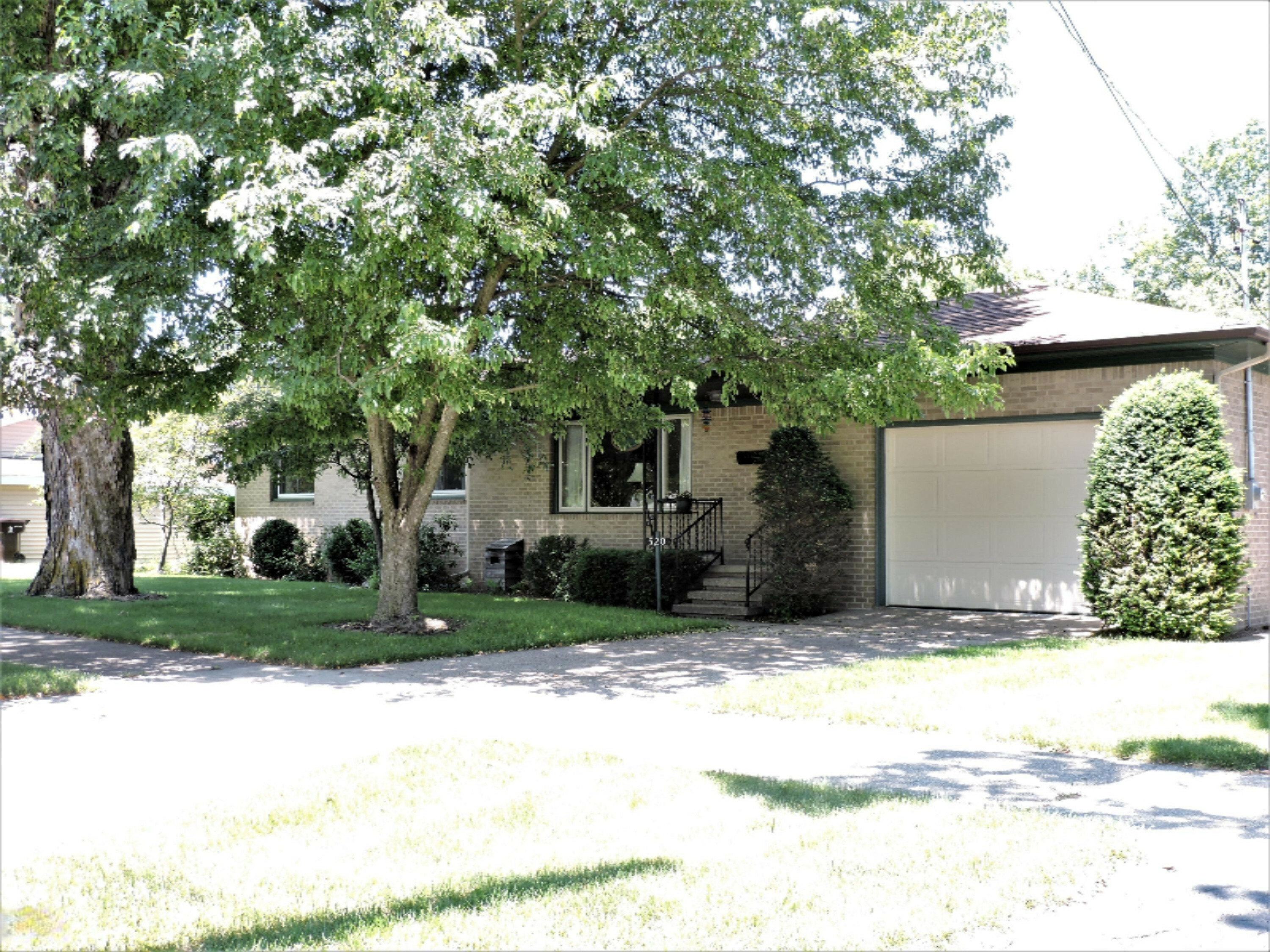 Property Photo:  520 Rust Avenue  MI 49307 
