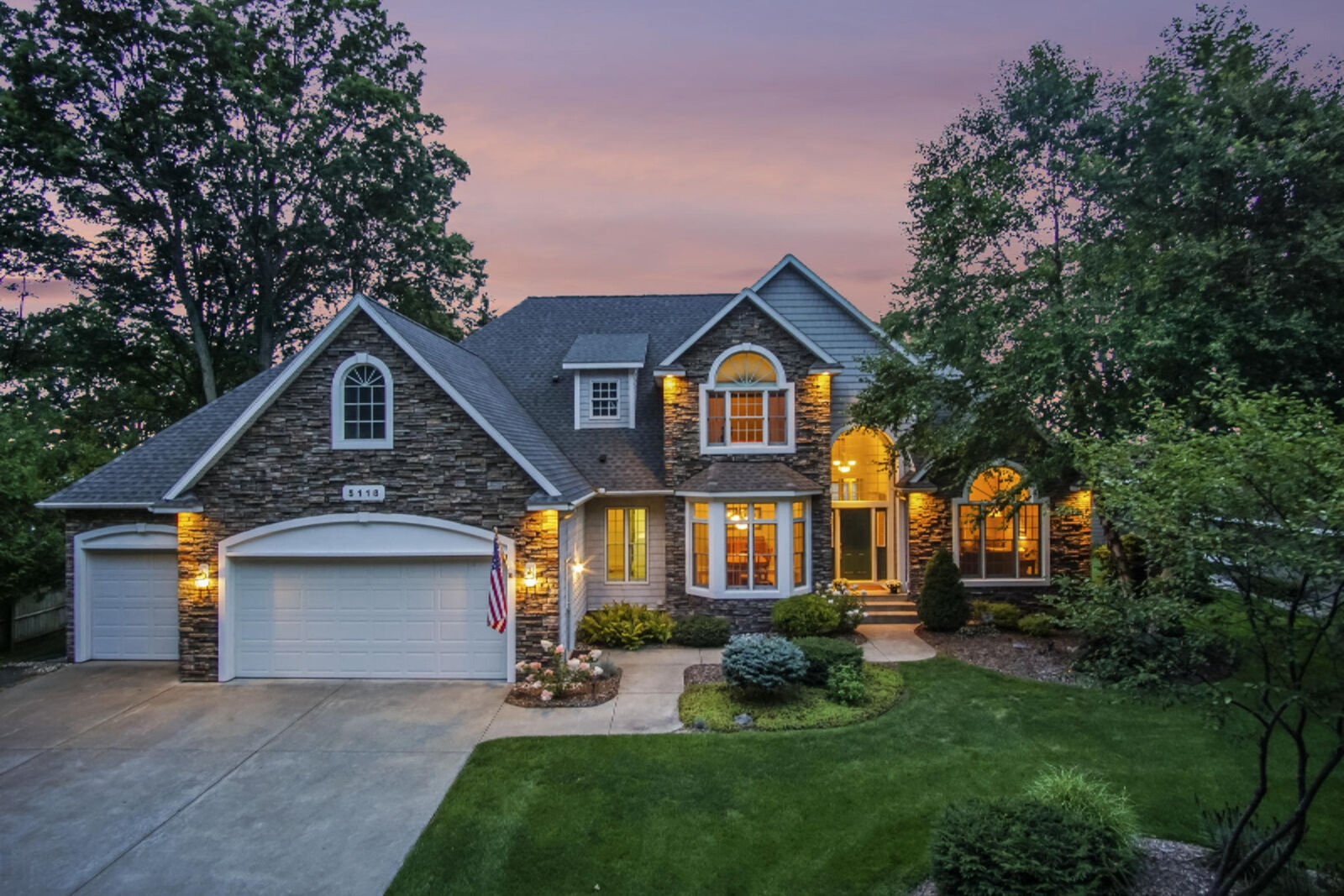 Property Photo: 5118 South Shore Drive MI 49461
