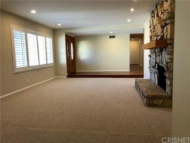Property Photo: 24 W Sidlee CA 91360