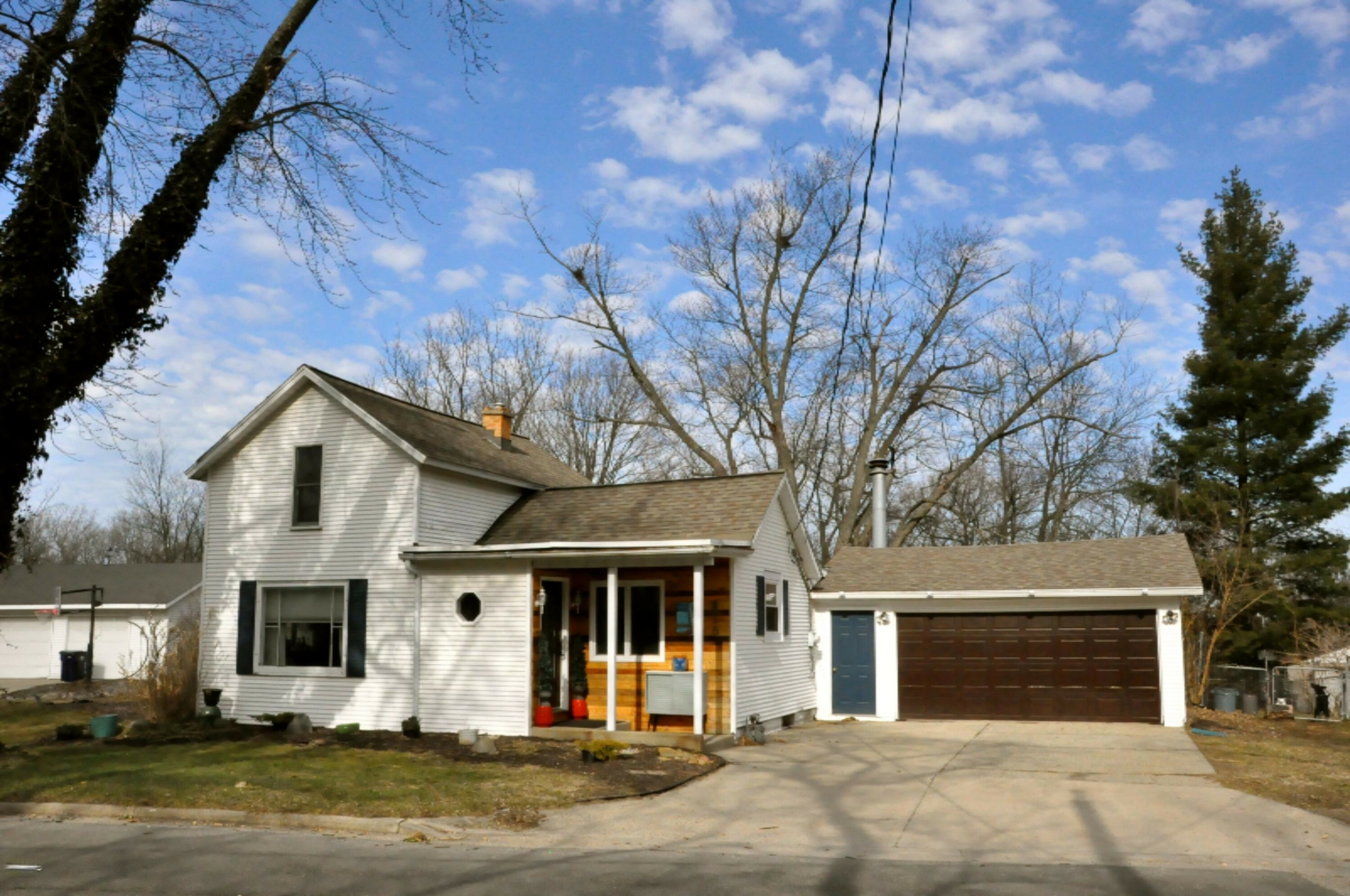 Property Photo:  815 Paw Paw Drive  MI 49423 
