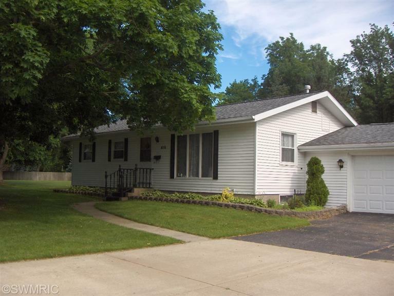 Property Photo: 416 W Pere Marquette Street MI 49307