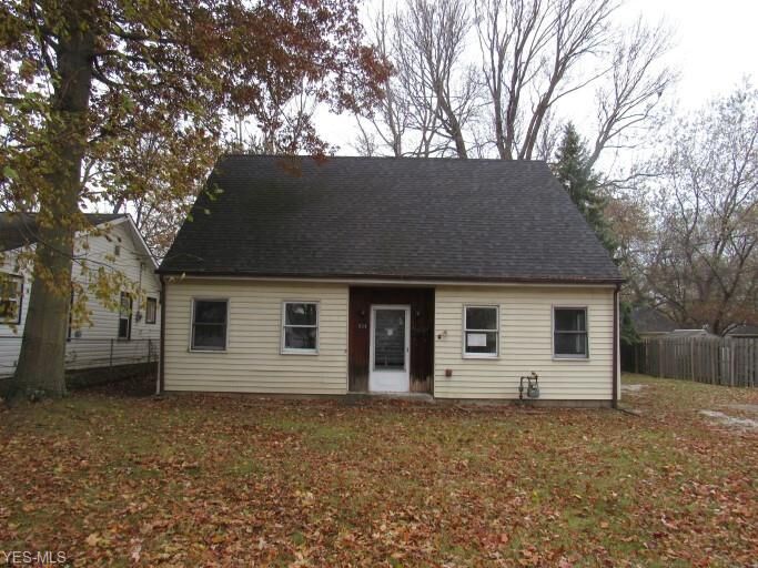 Property Photo:  934 Peach Boulevard  OH 44094 