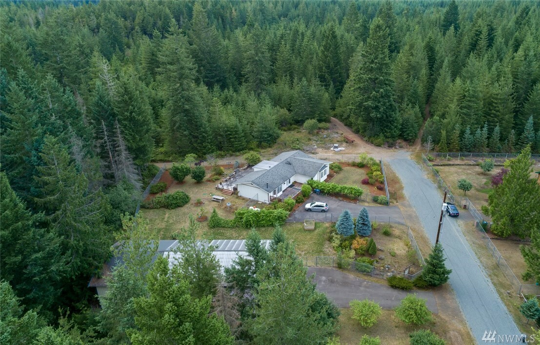 Property Photo:  81 NE Bartlett Place  WA 98588 