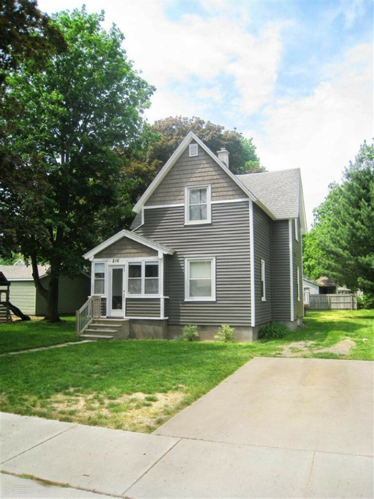 Property Photo:  216 N Colonial Street  MI 49464 