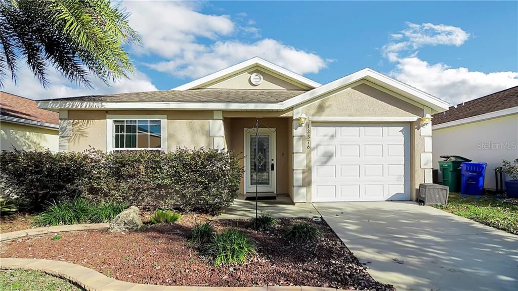 Property Photo: 12376 NE 48th Loop FL 34484
