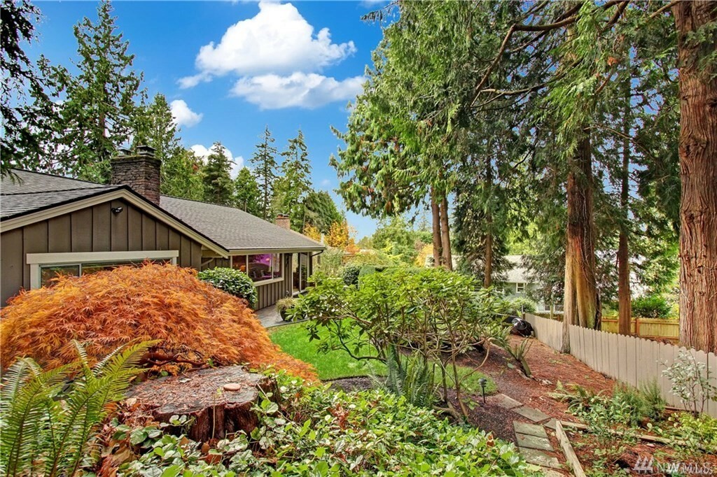 Property Photo:  8827 184th St SW  WA 98026 