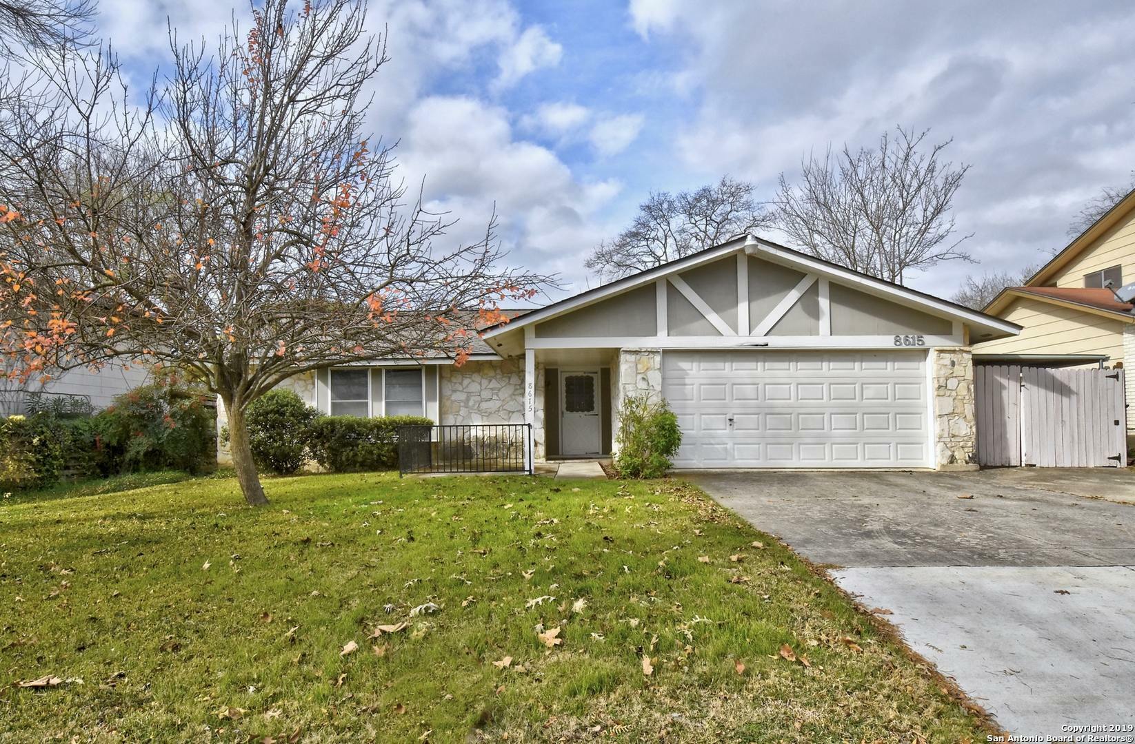 Property Photo: 8615 Glen Mont TX 78239
