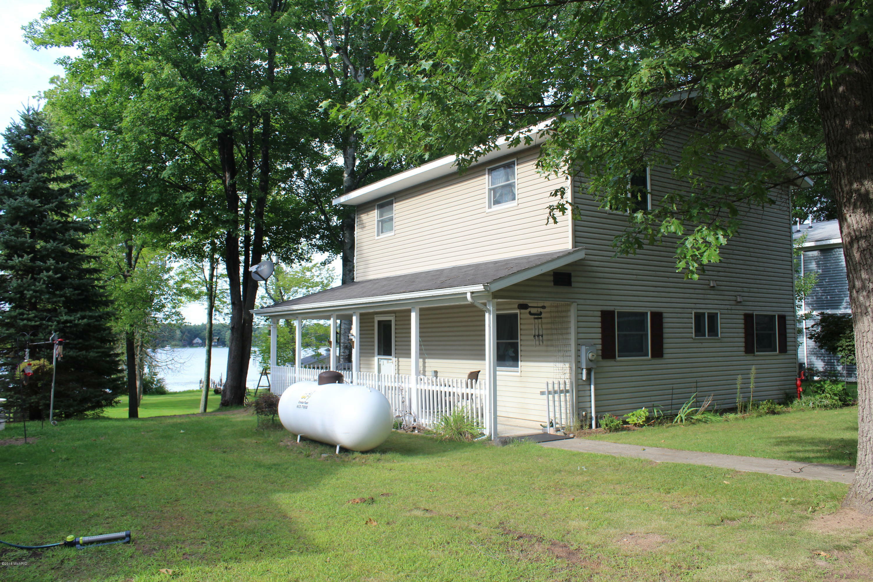 Property Photo:  931 Beaver Road  MI 49309 